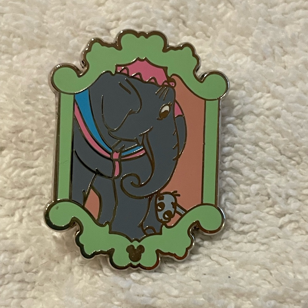 Disney Dumbo Circus Framed Hidden Mickey 2012 Pin Mrs Jumbo